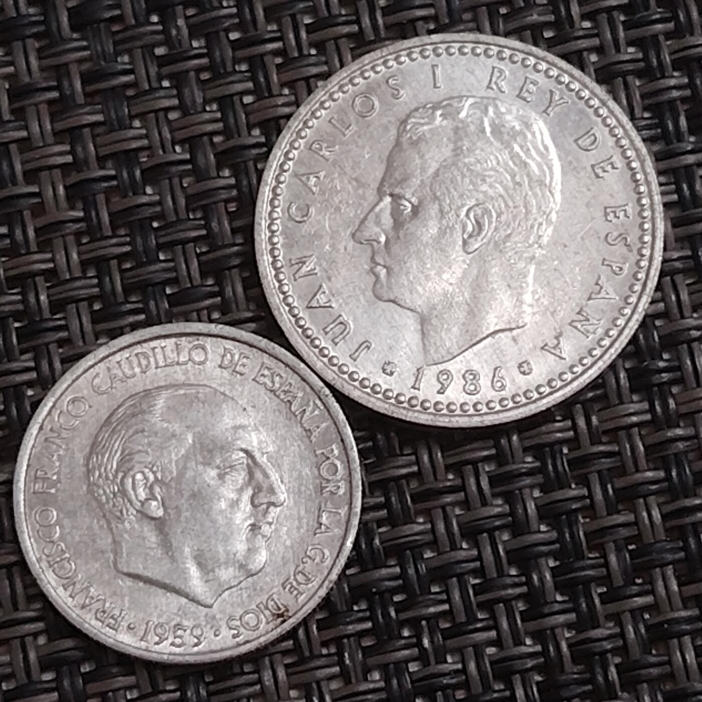 布加迪🐬～世界钱币(上海)🌾第 286 期 /  各国套币和散币