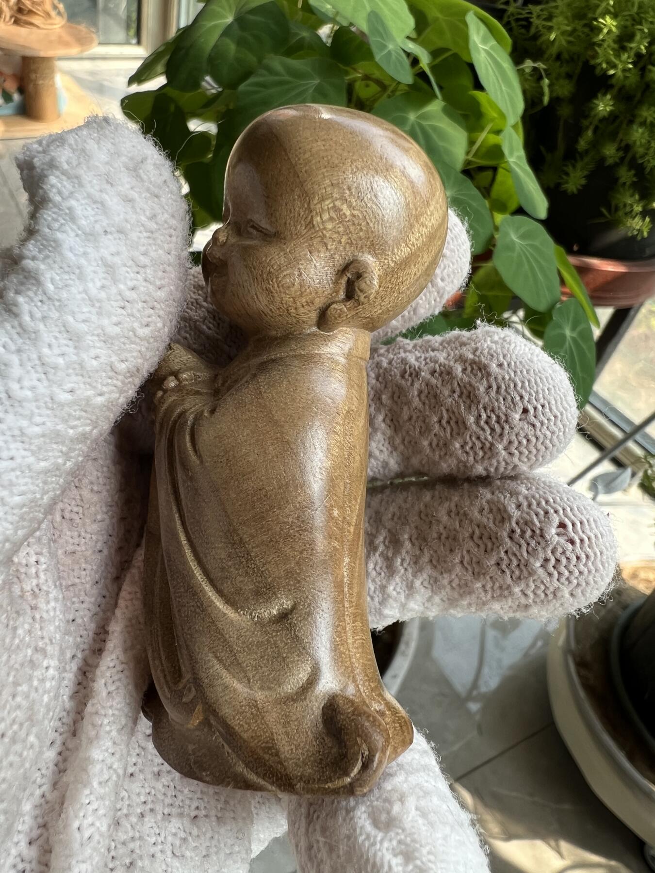 零元拍：金丝楠 精工 小师父 雕件手把件，满手留香金丝流溢。80MM