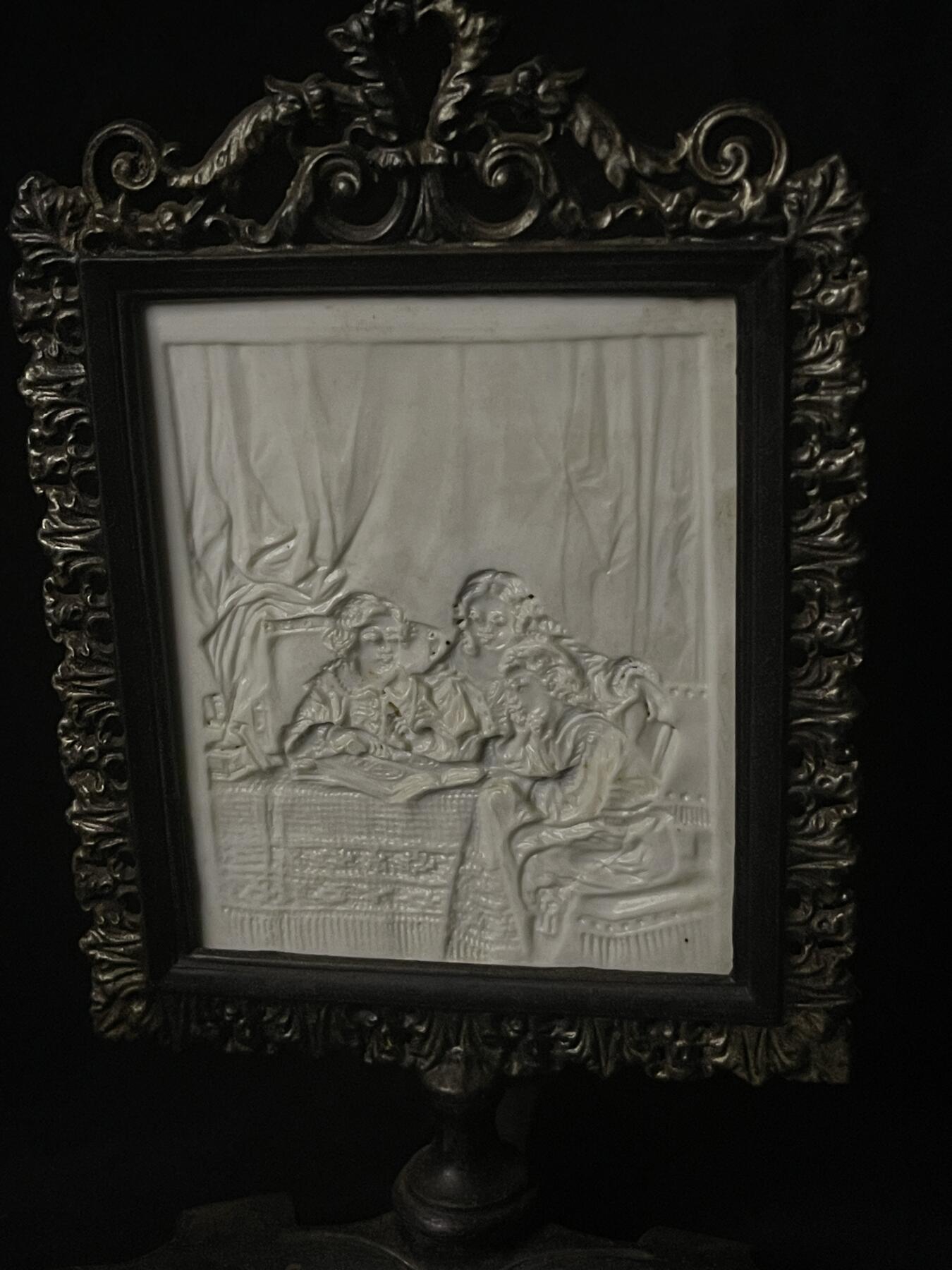 专场 约19世纪末法国铜制雕花烛台托盘配隐瓷壁档