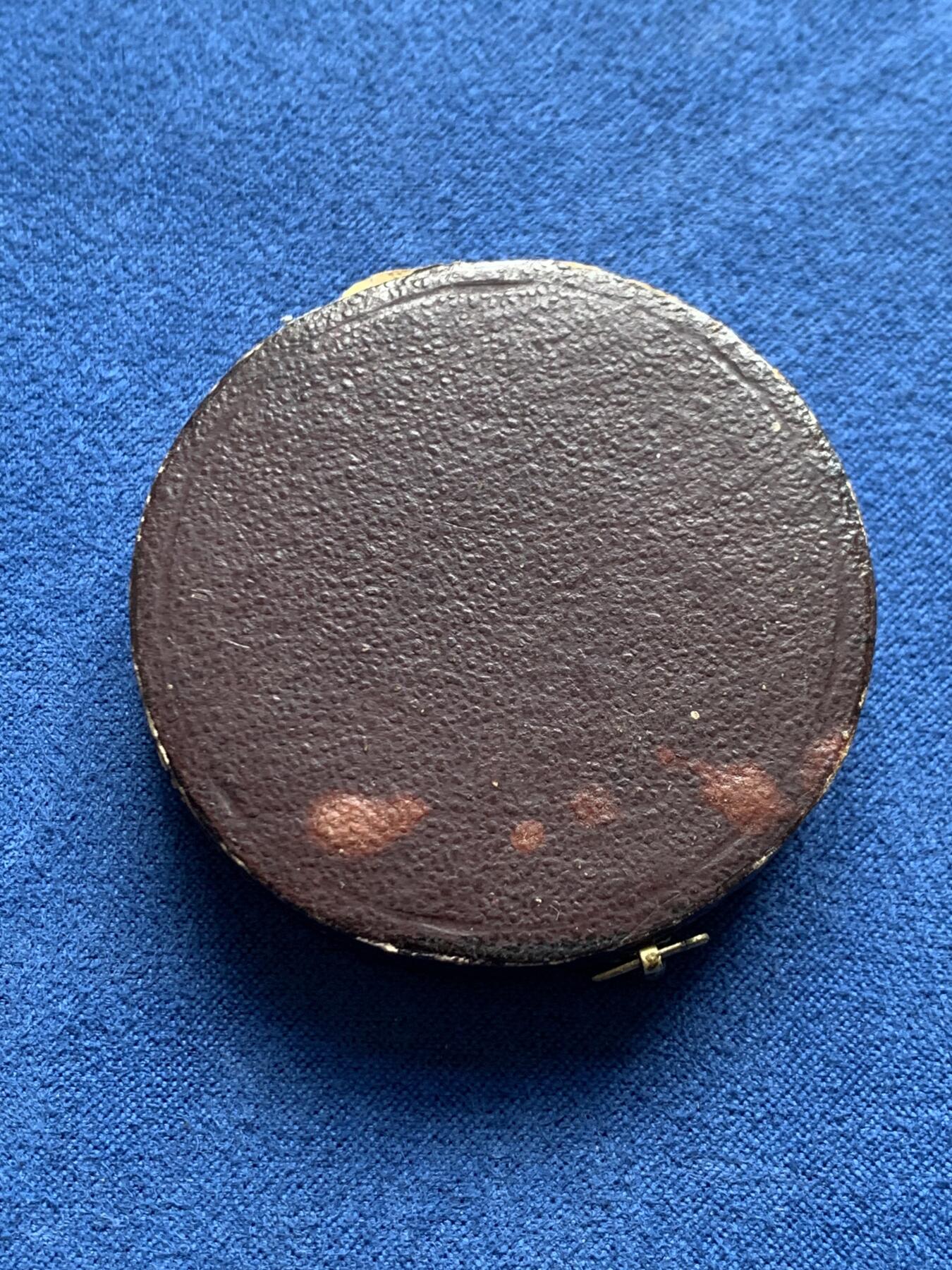 《竞宝斋》第476场 周日，周一 2场连拍 （全场包邮）欢迎送拍 法国1860年拿破仑三世银章 重38.5克 手指银标 41.2mm 带盒