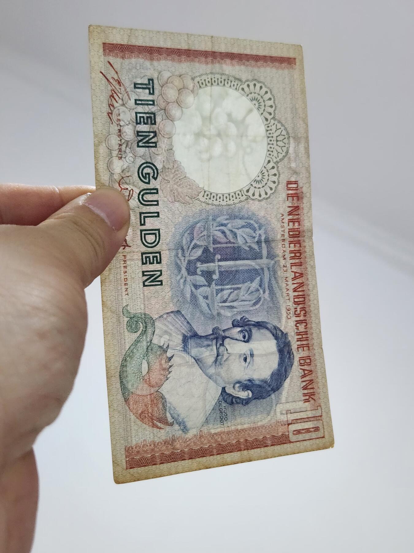 3月29号晚上8点 外国纸币自动截拍第48场 荷兰10原票稀少