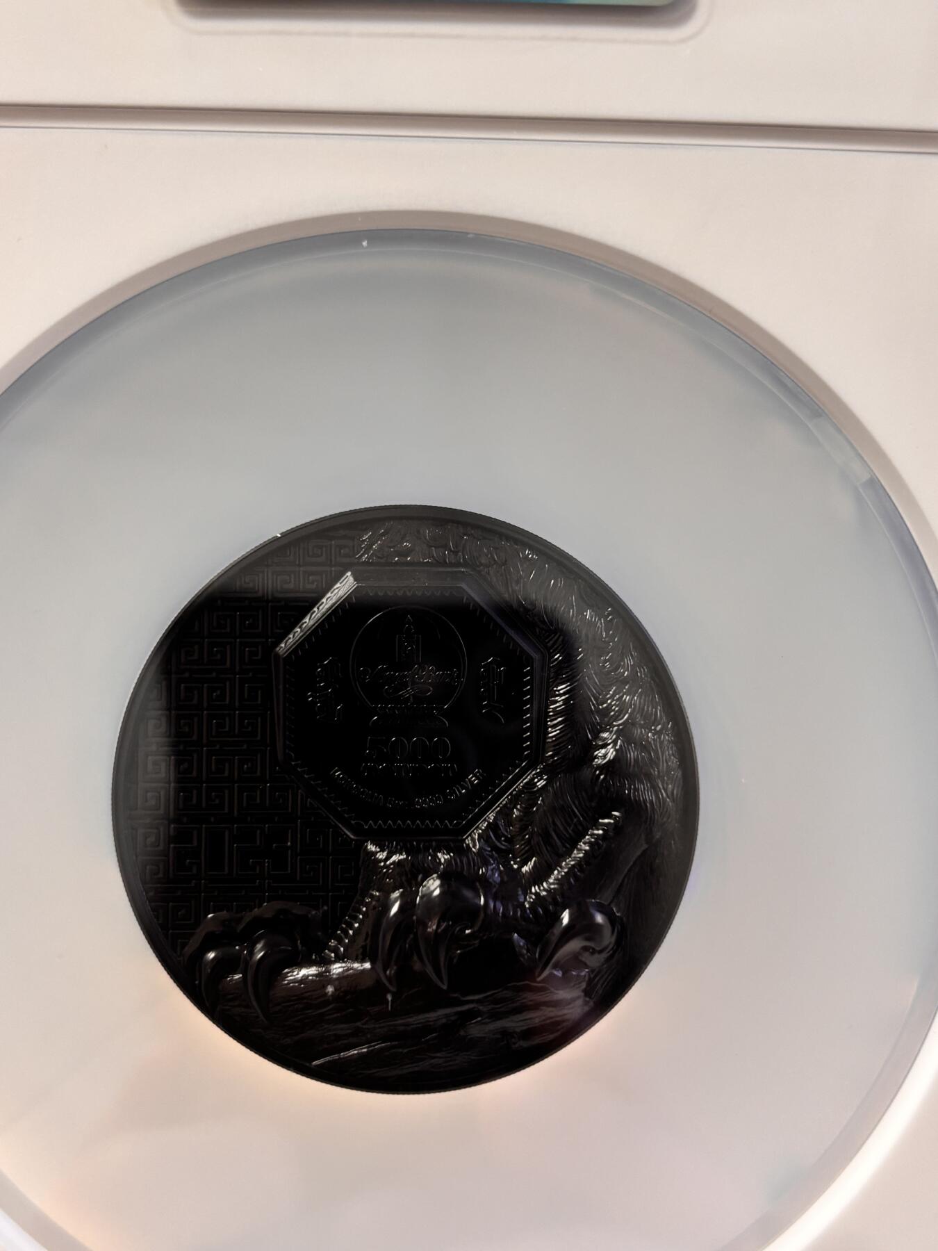 第196期拍卖 蒙古2023年动物猎鹰5盎司高浮雕钌化银币NGC-PF70，999银