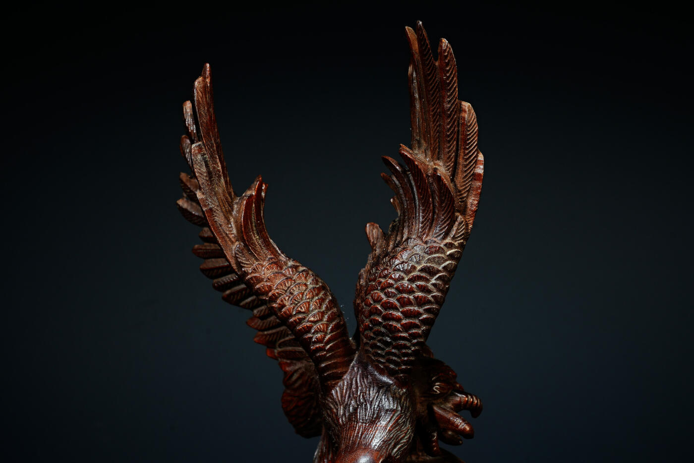 上海都达杂项专场六十七【全场包邮】 清代老黄杨木精雕《雄鹰展翅》摆件