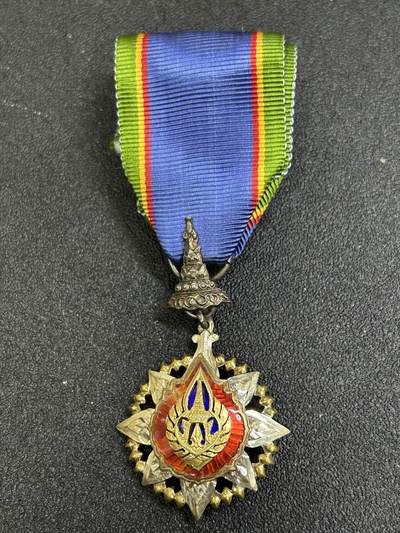 西秦中古拍卖第八十二期  - 泰国骑士级王冠勋章 银制