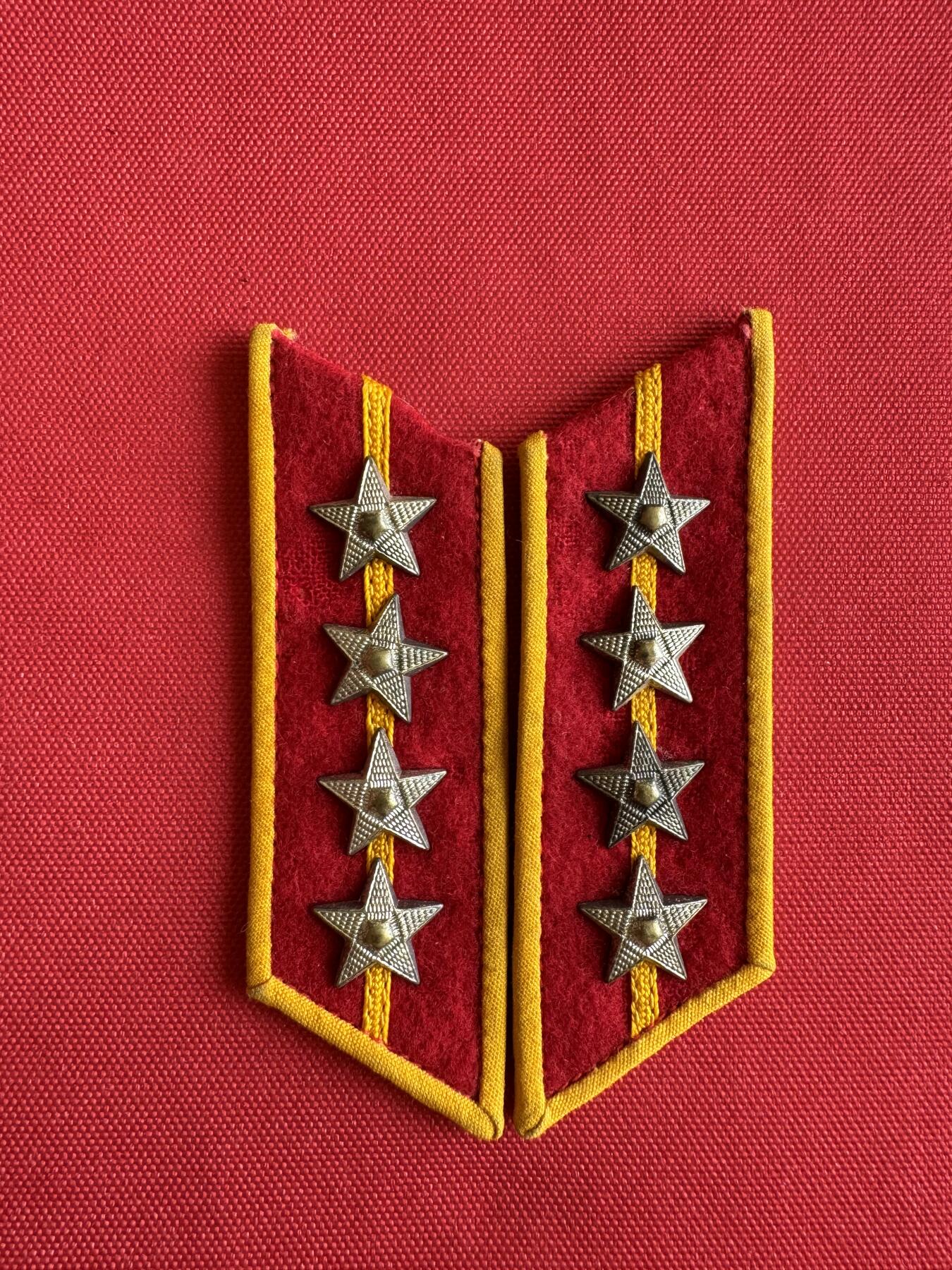 五哥徽章群   31号周二晚上八点4群联拍 领章