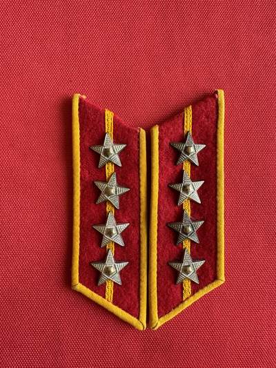 五哥徽章群   31号周二晚上八点4群联拍 - 领章