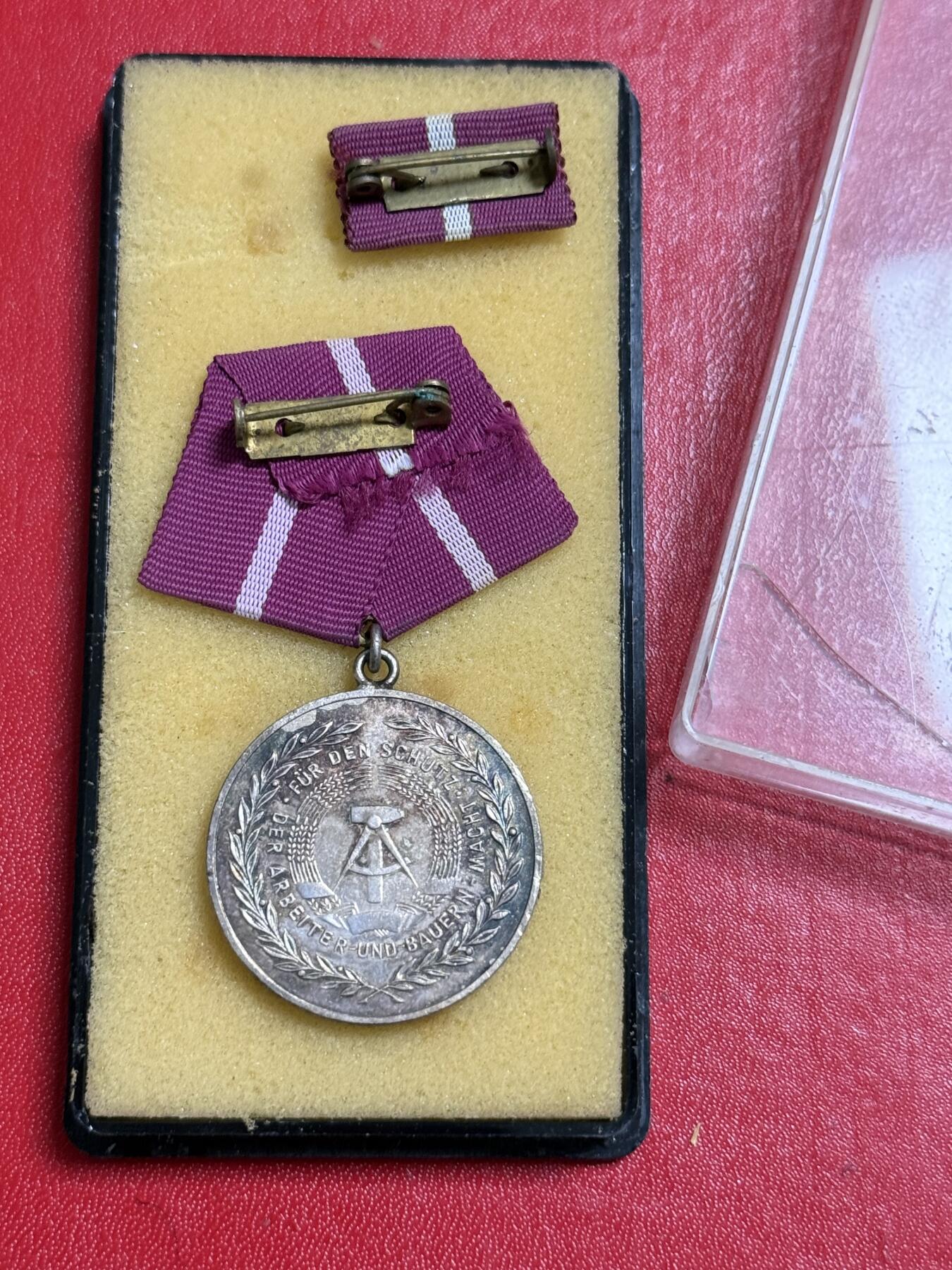 韵星假日军品类拍卖第50期 民主德国银级民防忠诚服务奖章带原盒略