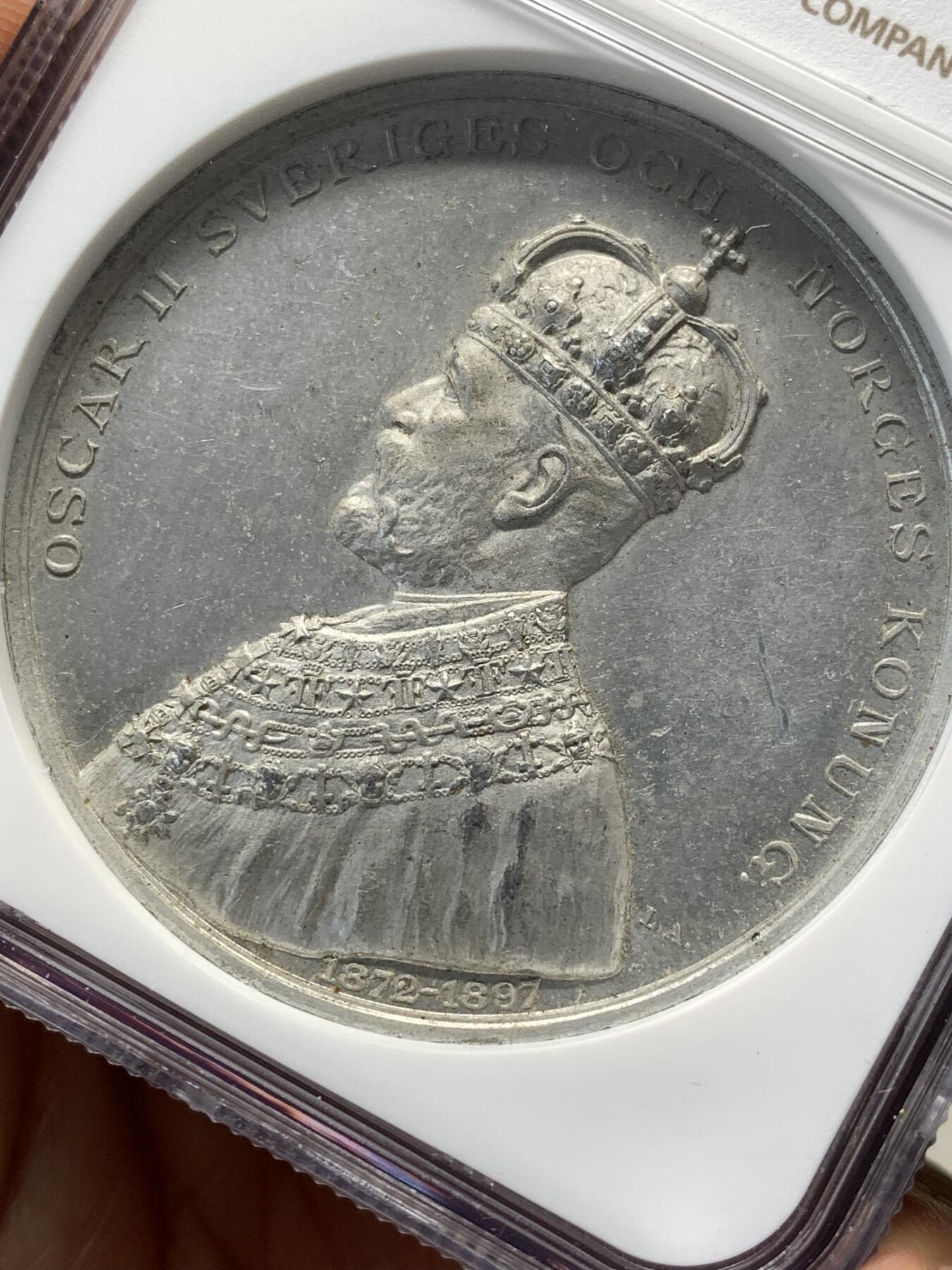 《竞宝斋》第476场 周日，周一 2场连拍 （全场包邮）欢迎送拍 NGC UNCD 瑞典斯德哥尔摩世博会纪念章 WM材质 正面为国王奥斯卡二世侧像 45mm 加厚盒