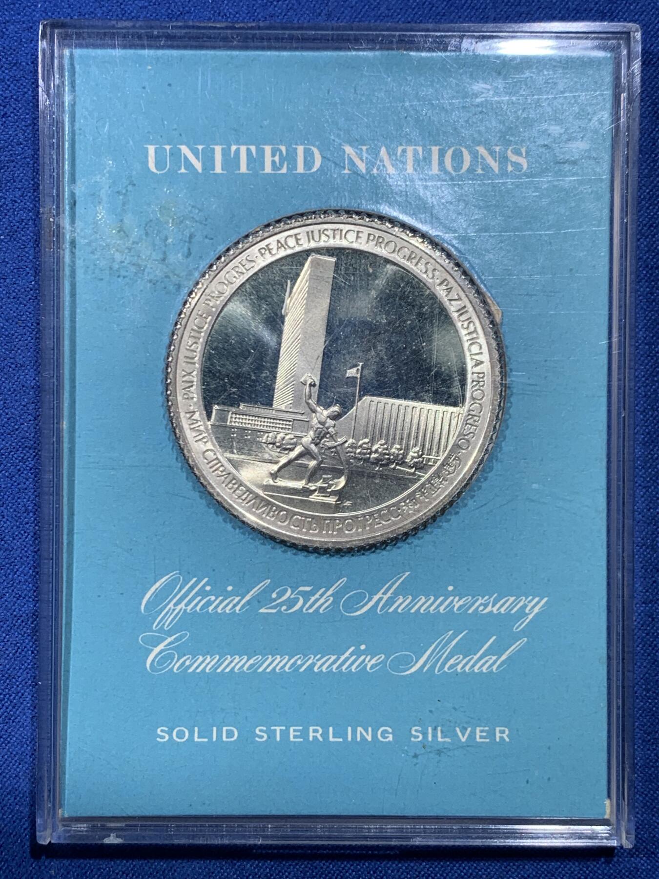 《竞宝斋》第476场 周日，周一 2场连拍 （全场包邮）欢迎送拍 美国1970年联合国成立25周年纪念银章 原封无法拆出测重量