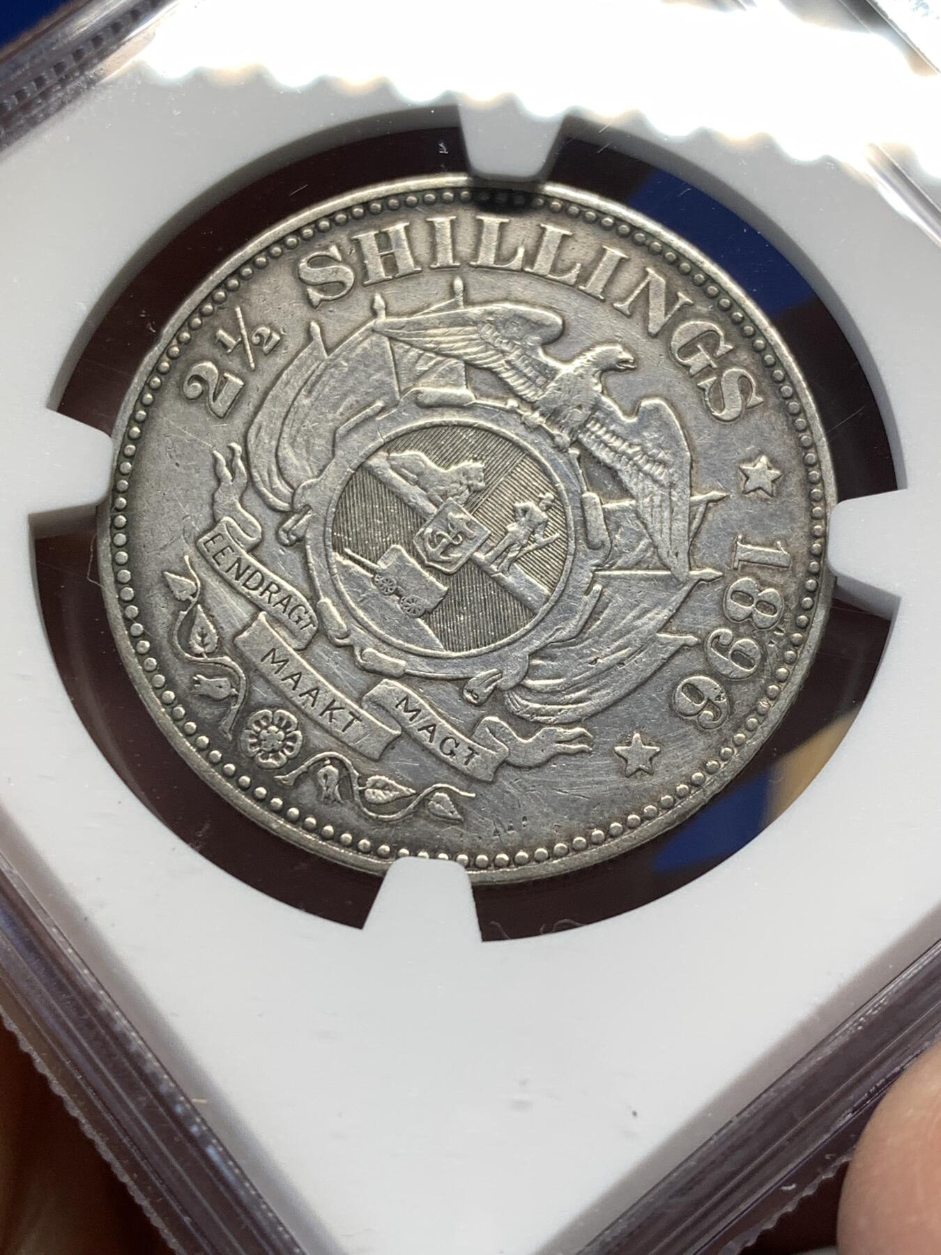 《竞宝斋》第476场 周日，周一 2场连拍 （全场包邮）欢迎送拍 NGC XFD 南非德兰士瓦1896年克鲁格总统2.5先令银币 标签年份错误