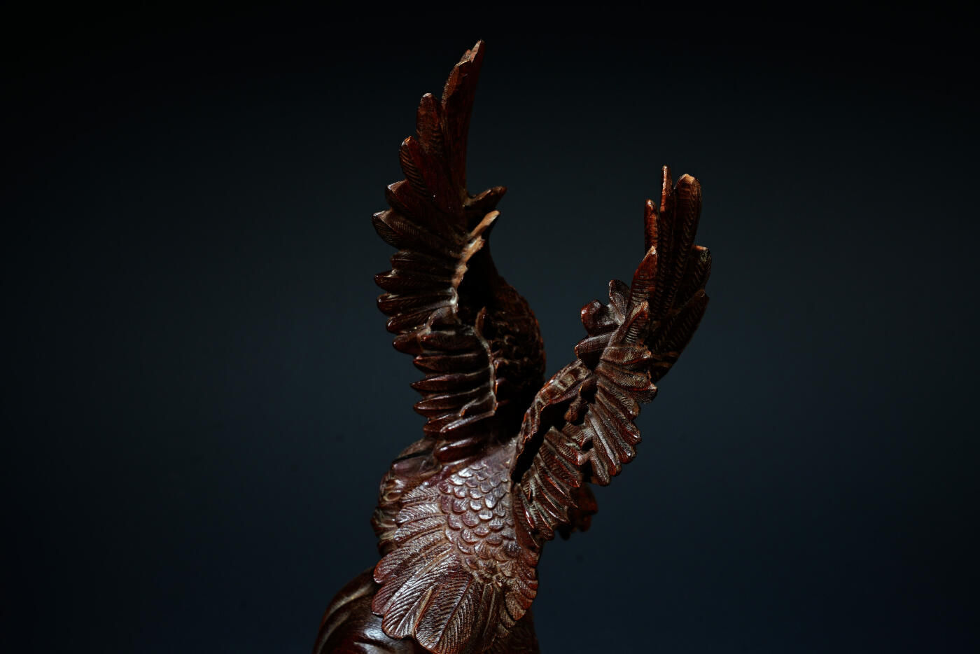 上海都达杂项专场六十七【全场包邮】 清代老黄杨木精雕《雄鹰展翅》摆件