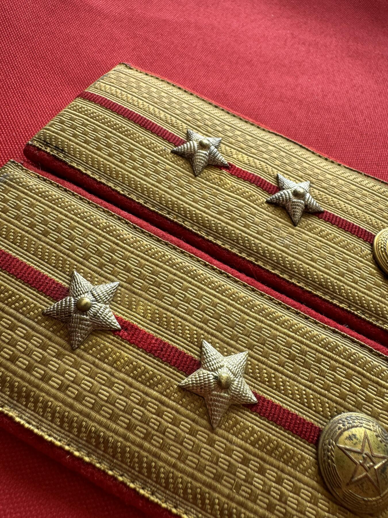 五哥徽章群   31号周二晚上八点4群联拍 肩章