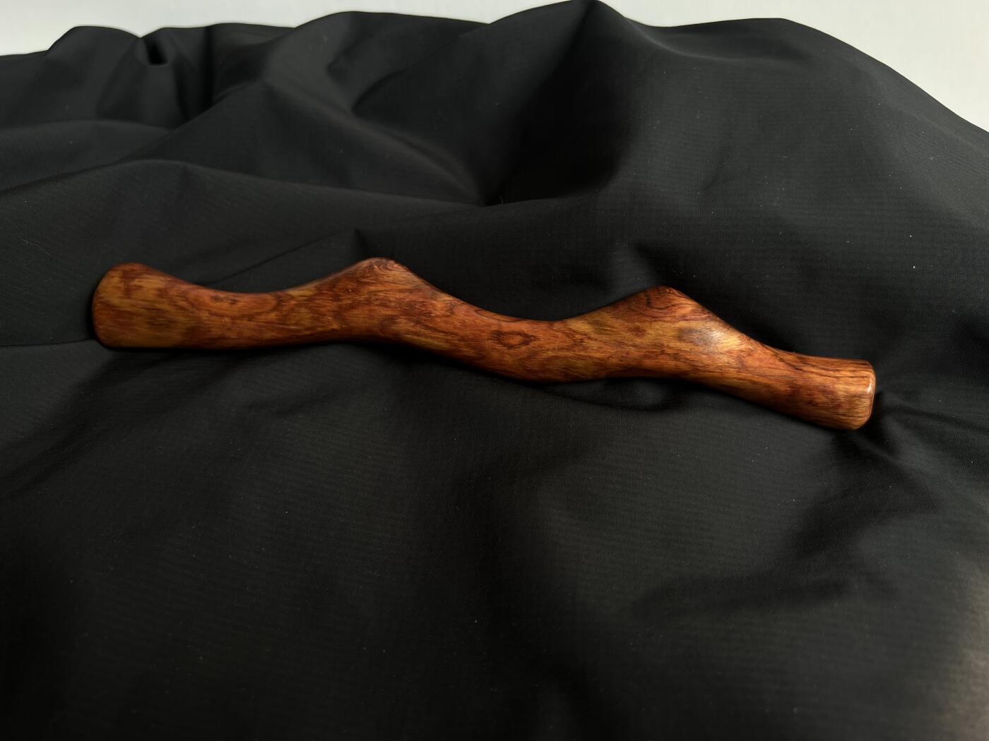 零元拍：NO.6海南黄花梨随形文玩把玩棍，尺寸约：25.5/2.3/3CM