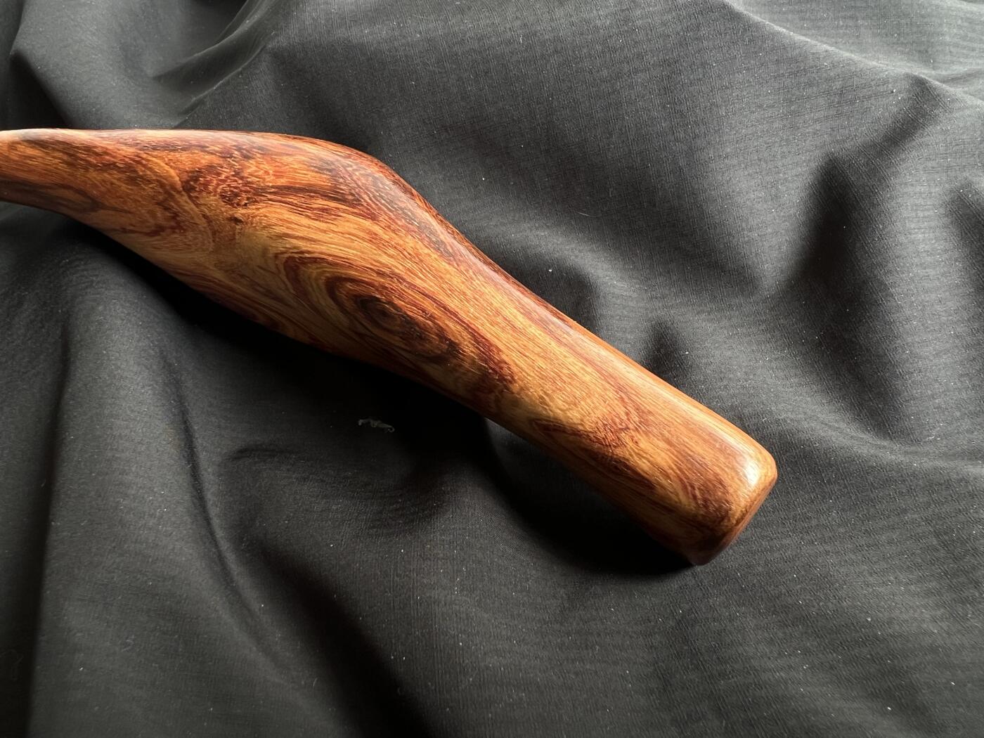 零元拍：NO.7海南黄花梨随形文玩把玩棍，尺寸约：30/3/2.5CM