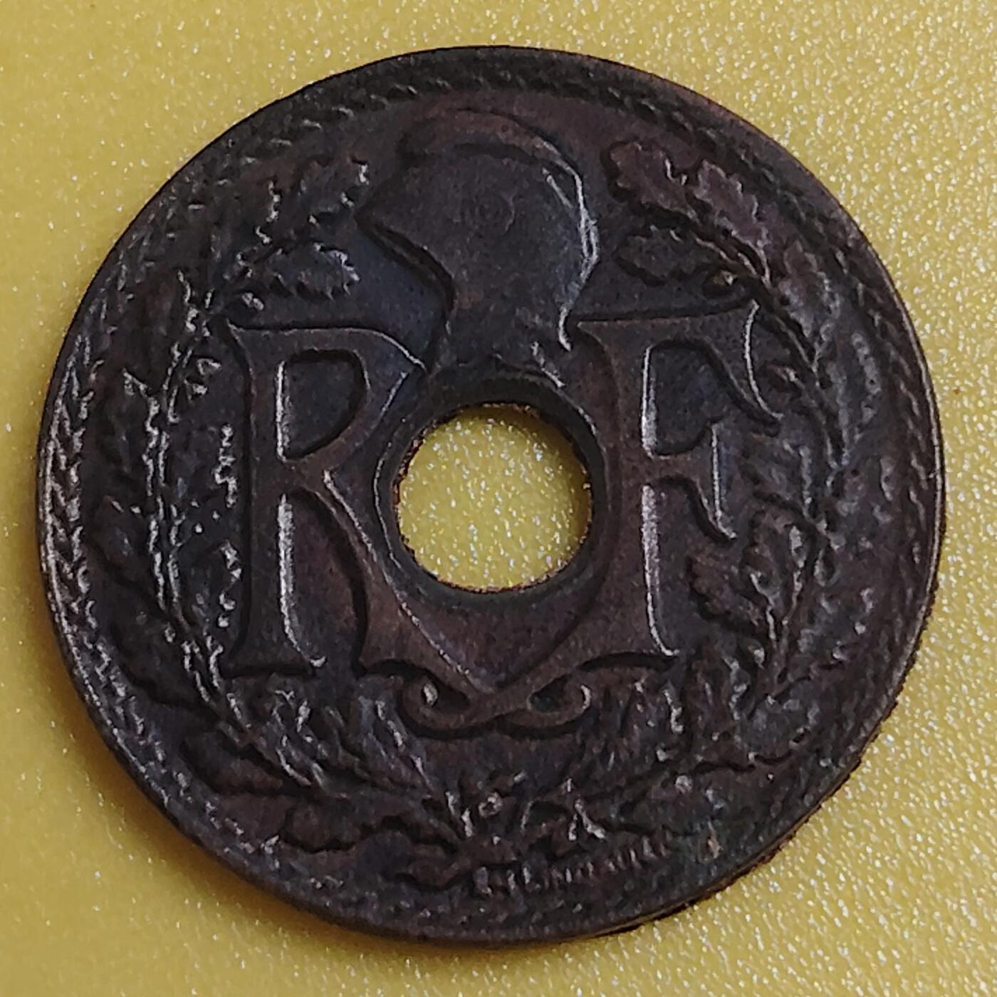 布加迪🐬～世界钱币(上海)🌾第 284 期 /  各国套币和散币 法属印支 1939年 1/2分