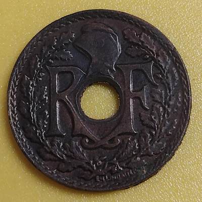 布加迪🐬～世界钱币(上海)🌾第 284 期 /  各国套币和散币 - 法属印支 1939年 1/2分