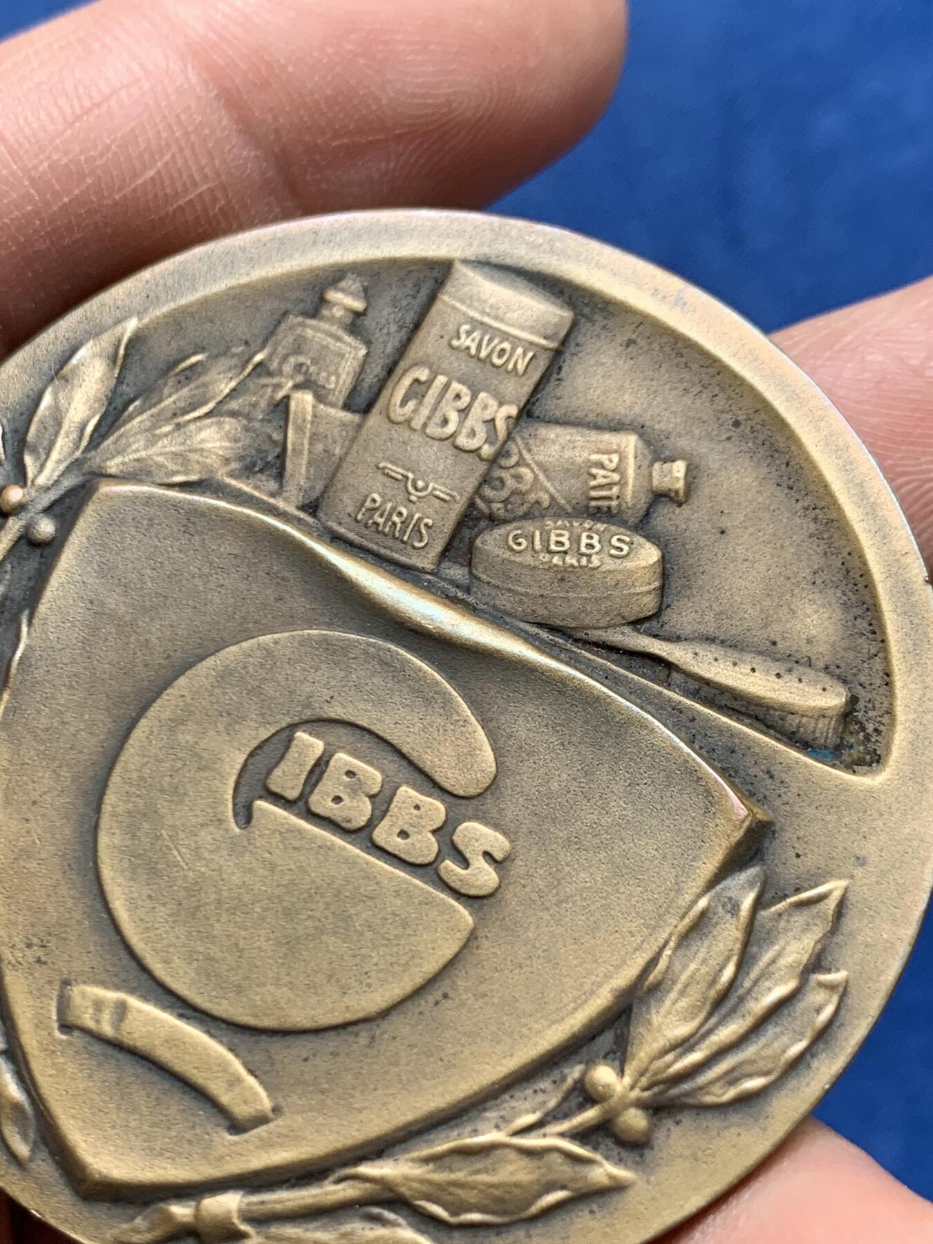 《竞宝斋》第476场 周日，周一 2场连拍 （全场包邮）欢迎送拍 体育赛事-长跑纪念铜章 59.7克 49.3mm 三角边铭 带盒