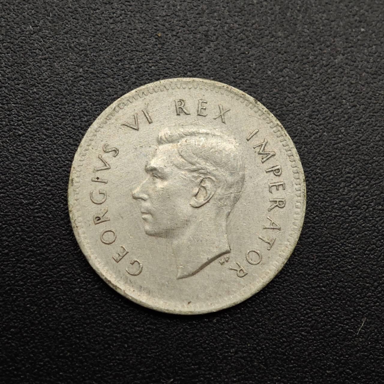 【淘币小摊】实时拍第八百八十六拍   散币场    每周一统一发货 南非1943年乔治六世3便士银币