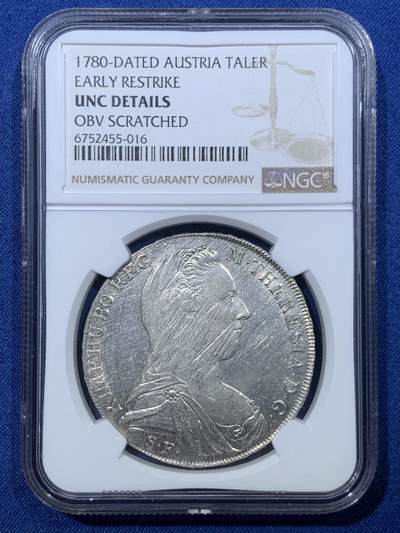 《竞宝斋》第476场 周日，周一 2场连拍 （全场包邮）欢迎送拍 - NGC UNCD 1815至1828年意大利米兰版玛丽亚特蕾莎贸易银币经典“中心正圆九珍珠”，应为哈夫纳36a版本，具体自辨。该版本为女皇逝世后，为了迎合近中东贸易货币使用习惯，由奥属意大利米兰造币厂铸造的版本，主要流通于北非、中东地区，是历史上真正参与流通的行用币！NGC严评UNC未流通品，光泽度很好。正面疑似减重痕背面弱打，介意勿拍。