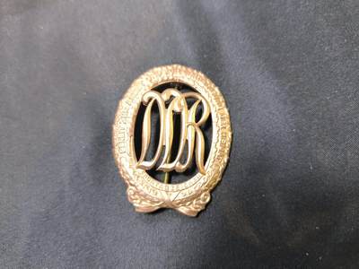 云宸嘉赏-勋臻文献佳藏优品精选场次（低佣 一元一手 转发佣金红包） - 民主德国体育体能章 早期五十年代大版 