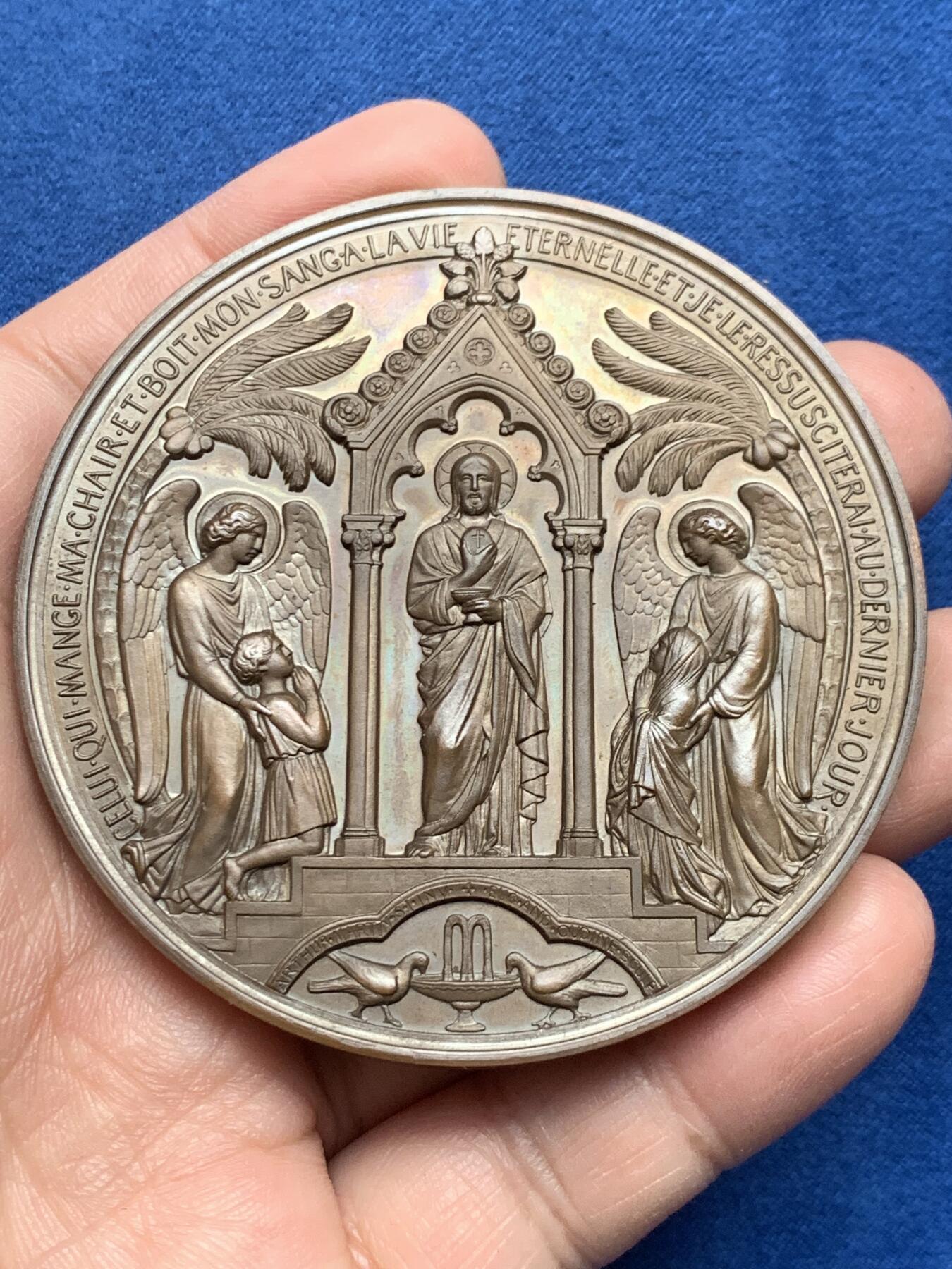 《竞宝斋》第476场 周日，周一 2场连拍 （全场包邮）欢迎送拍 法国圣餐洗礼大铜章 好品 141.8克 68.6mm 蜜蜂铜标 带盒