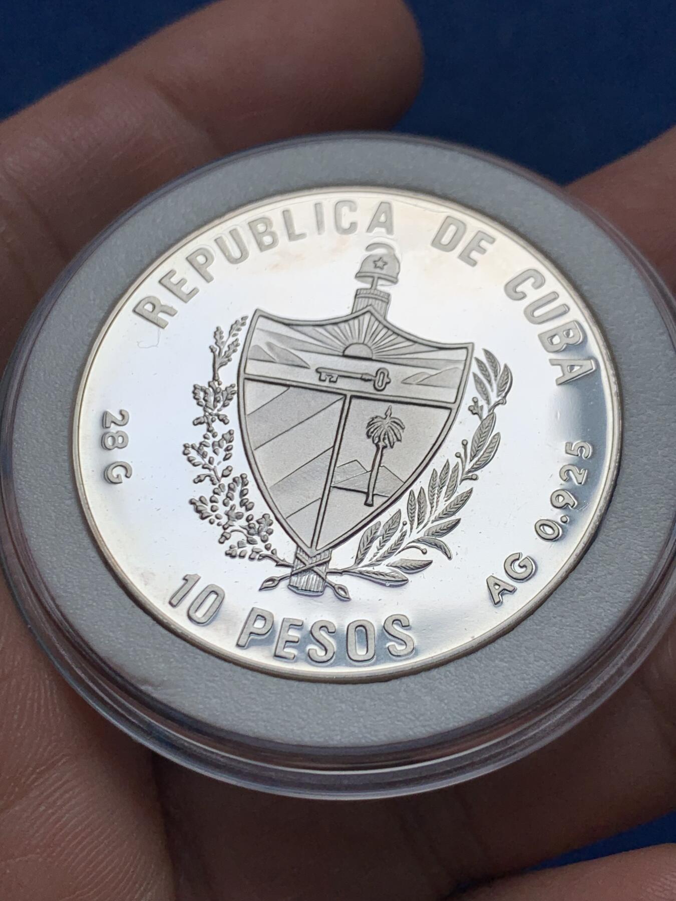 《竞宝斋》第476场 周日，周一 2场连拍 （全场包邮）欢迎送拍 古巴1990年纪念1992年第25届巴塞罗那奥运会-跳高10比索精制银币 925银 28克 铸造量25000枚