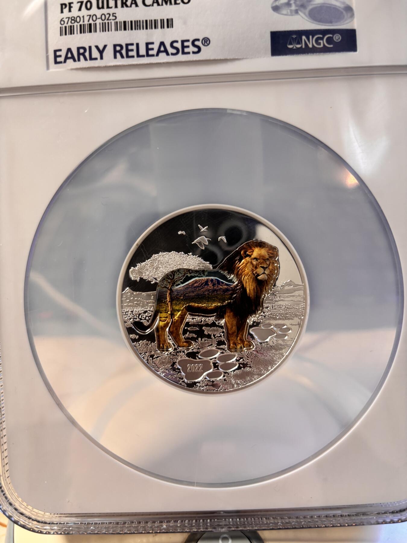第196期拍卖 蒙古2022年走进荒野乞力马扎罗山的狮子彩银币NGC-PF70首，999银，发行999枚