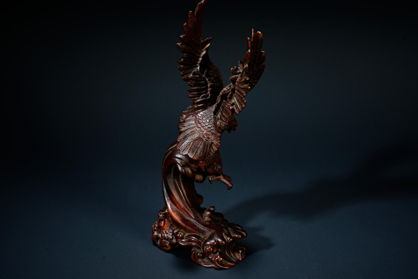 上海都达杂项专场六十七【全场包邮】 清代老黄杨木精雕《雄鹰展翅》摆件