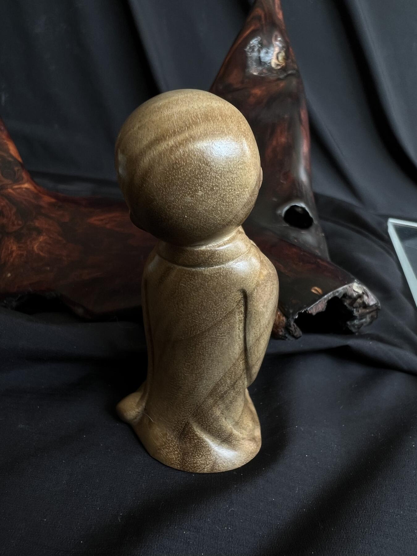 零元拍：金丝楠 精工 小师父 雕件手把件，满手留香金丝流溢。80MM