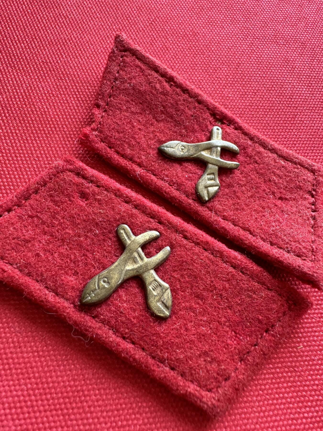 五哥徽章群   31号周二晚上八点4群联拍 领章