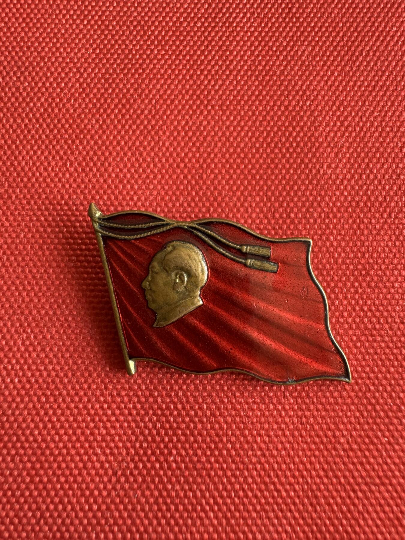 五哥徽章群   31号周二晚上八点4群联拍 铜章