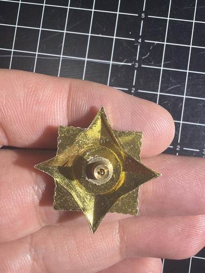 古冰库章牌勋赏收藏0起拍卖 铁路帽徽