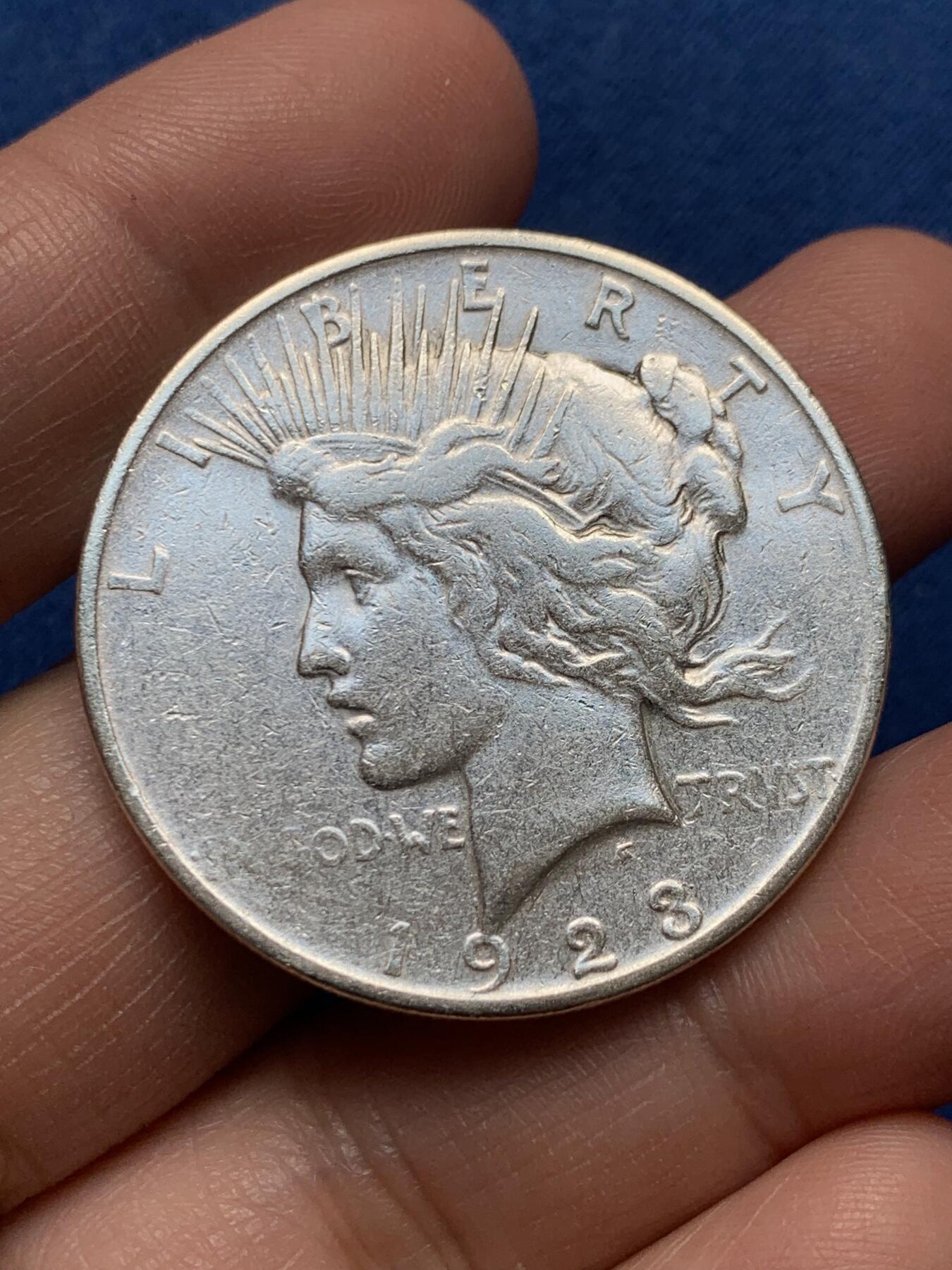 《竞宝斋》第476场 周日，周一 2场连拍 （全场包邮）欢迎送拍 美国1923年和平1美元银币