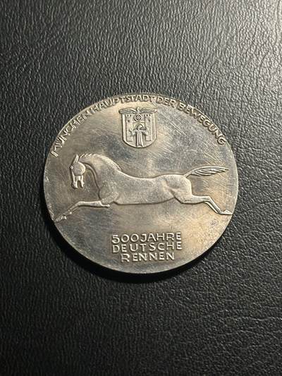 丙午马年四月第一场 。本期更新了稀有大革命纸币 - 不知道是啥玩意，材质不确定。可能是个后铸的章。图案是个奔马，今年马年可以玩一玩。重18.3g左右