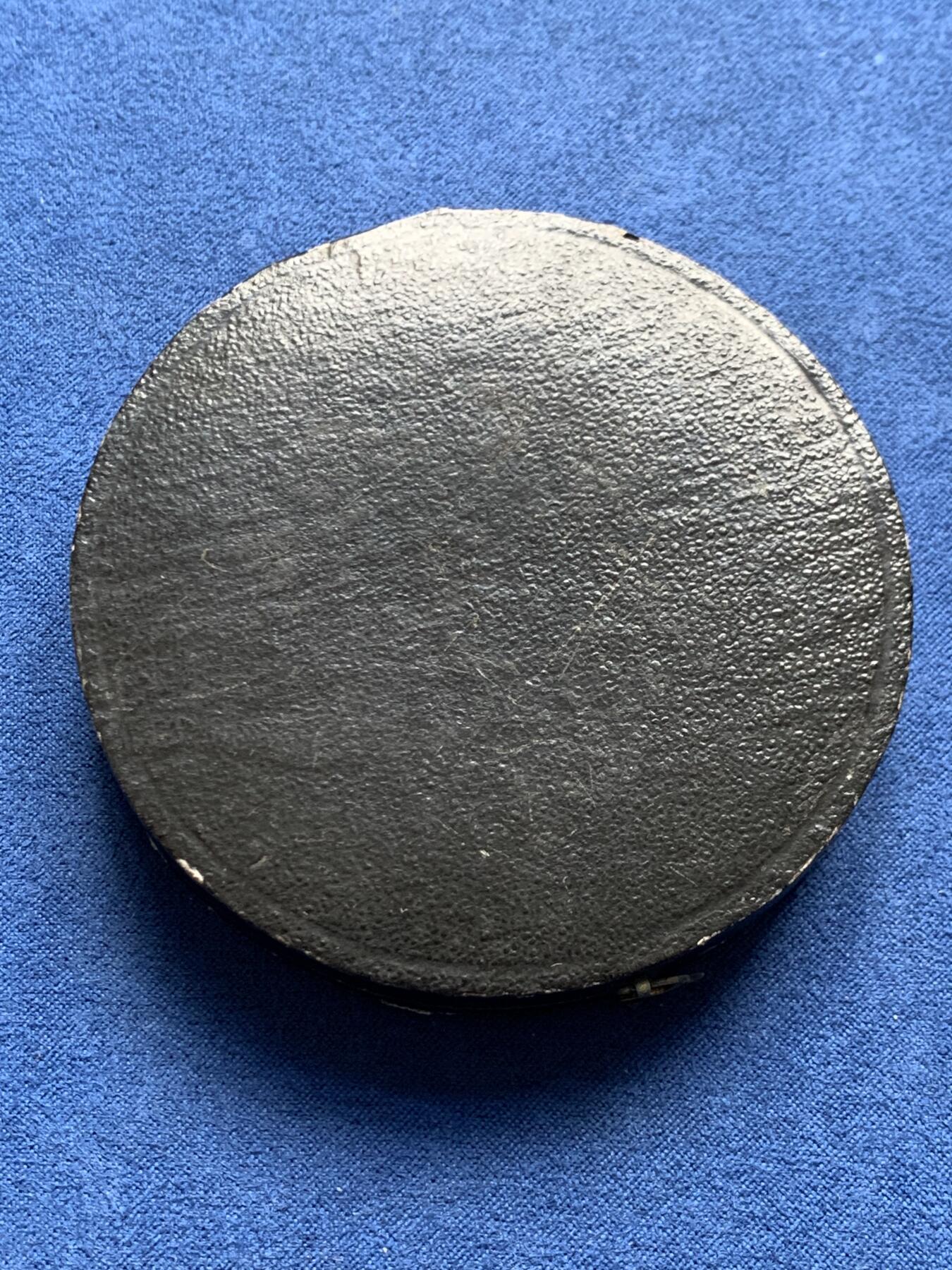 《竞宝斋》第476场 周日，周一 2场连拍 （全场包邮）欢迎送拍 法国圣餐洗礼大铜章 好品 141.8克 68.6mm 蜜蜂铜标 带盒