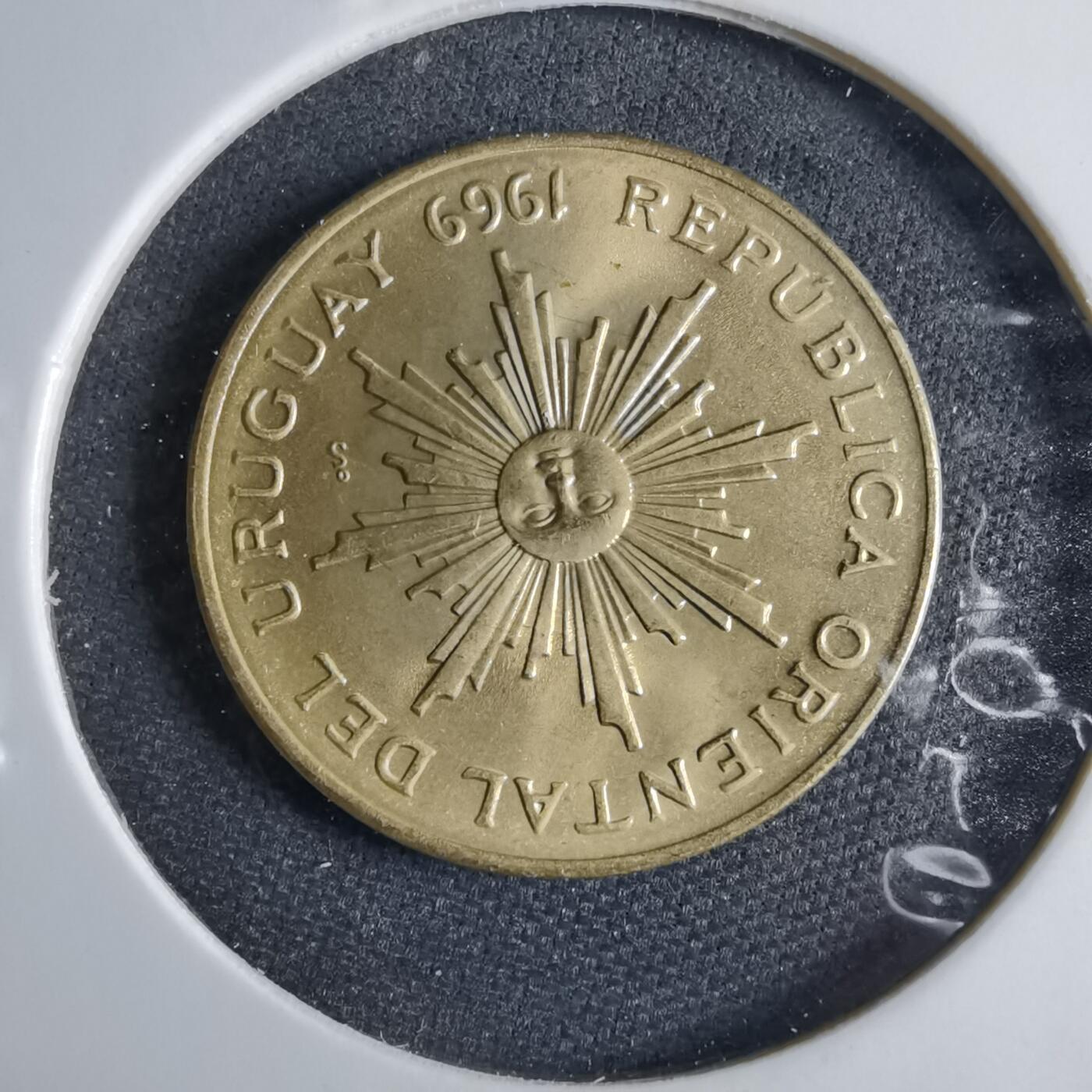 沼泽如烟--第1040场 乌拉圭1969年5比索