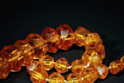 上海都达杂项专场103【全场包邮】  清代欧洲回流天然老蜜蜡菱形项链95-11