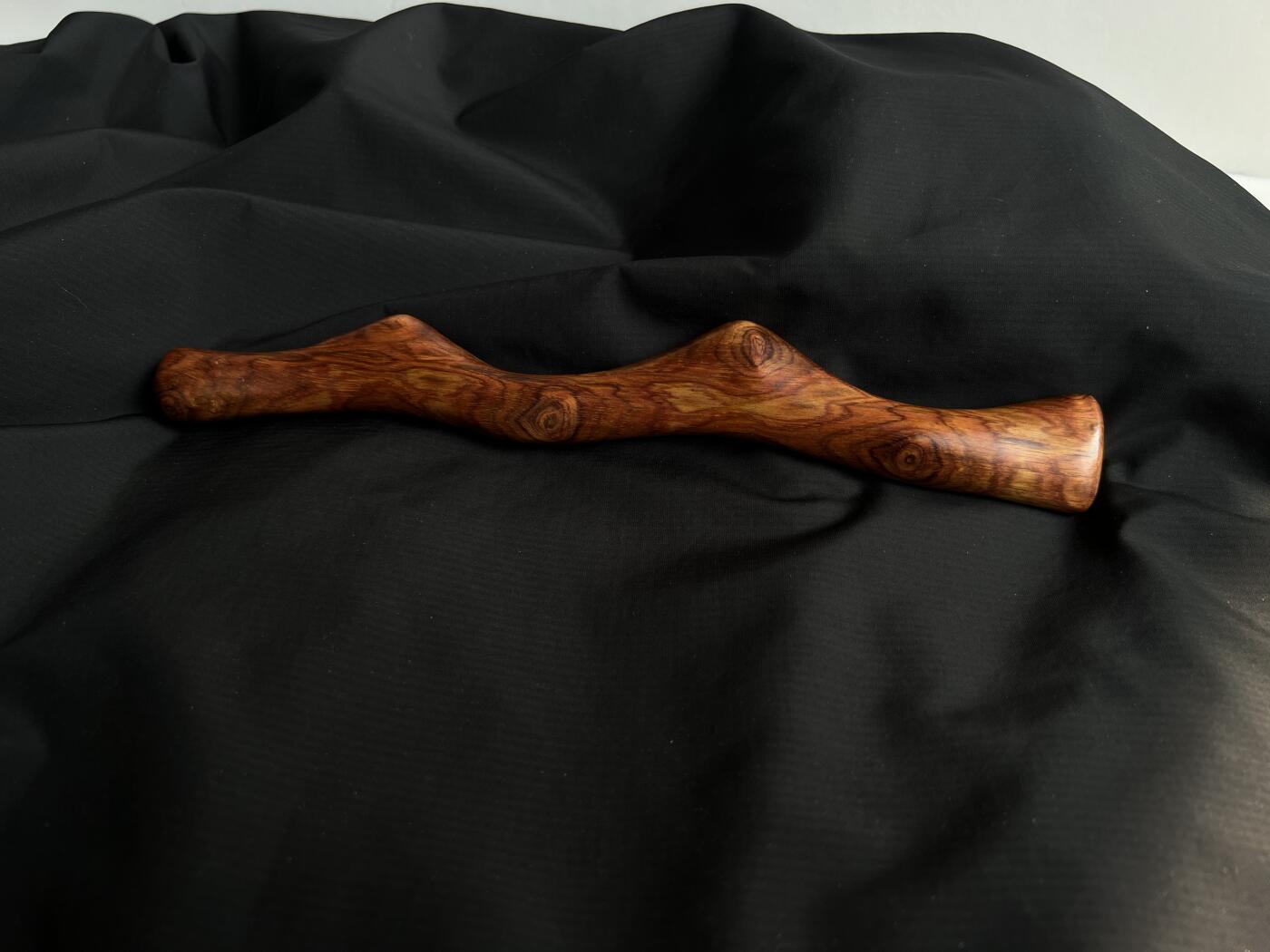 零元拍：NO.6海南黄花梨随形文玩把玩棍，尺寸约：25.5/2.3/3CM