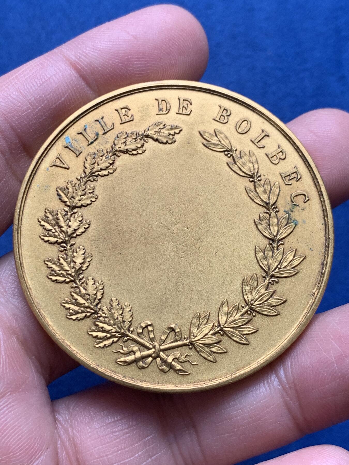 《竞宝斋》第476场 周日，周一 2场连拍 （全场包邮）欢迎送拍 法国诺曼底博尔贝克市镀金铜章 59.2克 50.2mm 丰饶角铜标 带盒