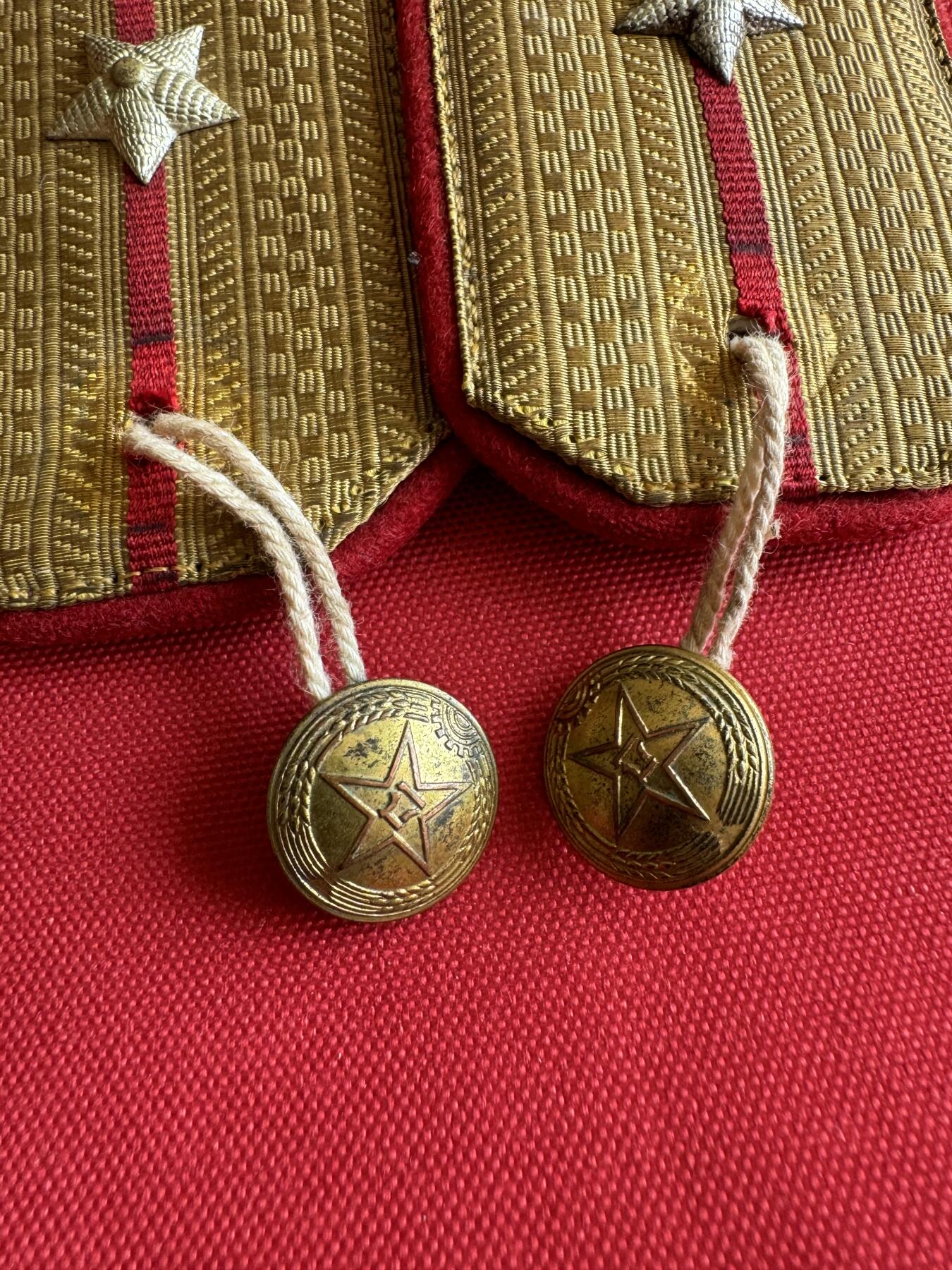 五哥徽章群   31号周二晚上八点4群联拍 肩章