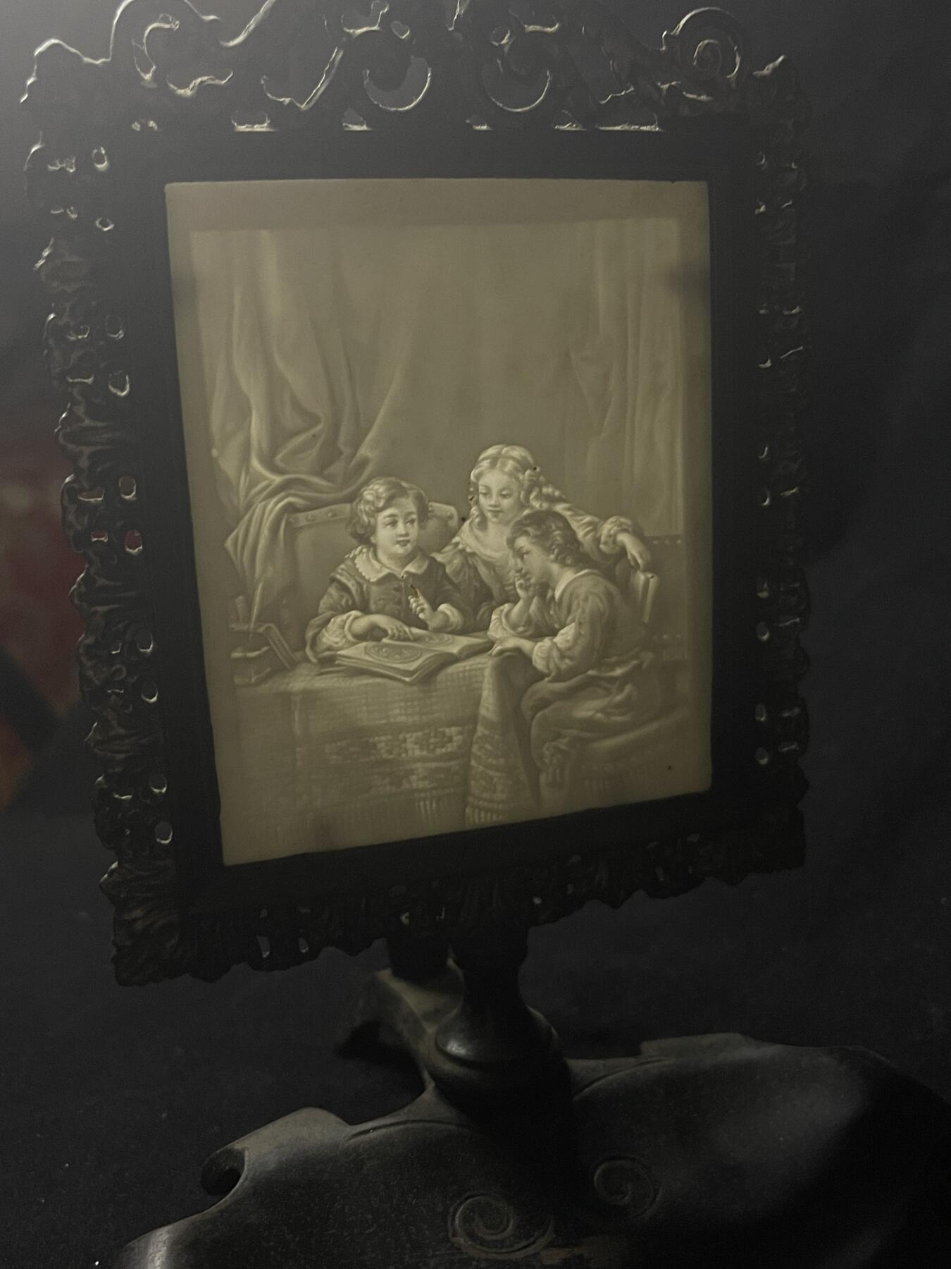 专场 约19世纪末法国铜制雕花烛台托盘配隐瓷壁档