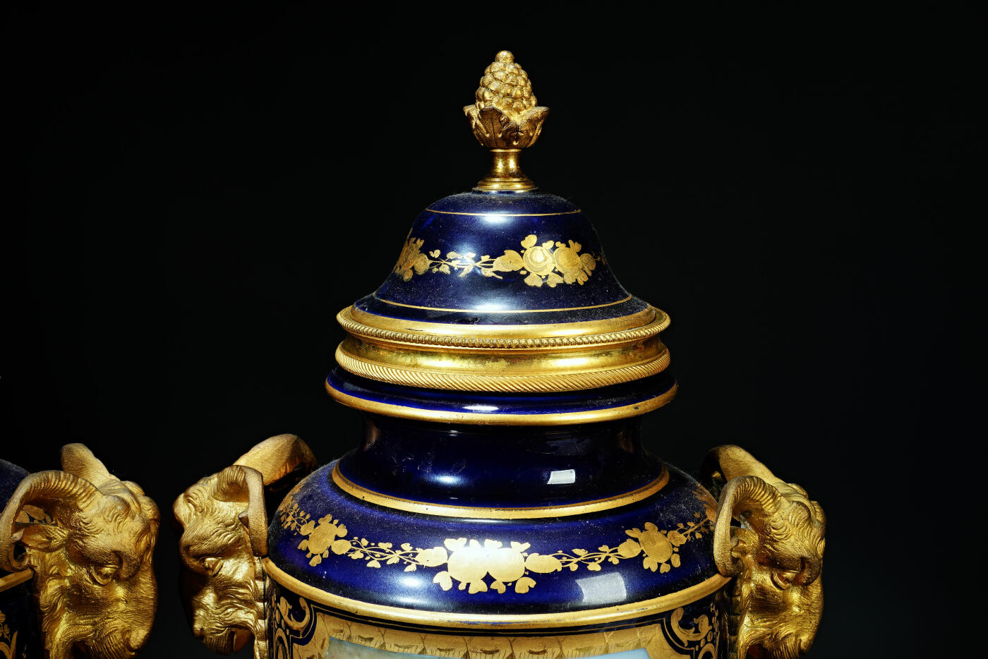 上海都达杂项专场六十七【全场包邮】 清代法国塞弗尔风格铜鎏金瓷瓶 1对