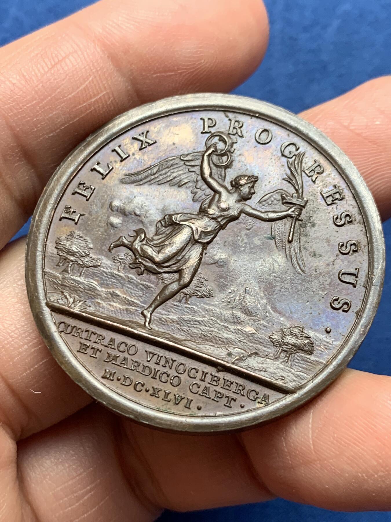 《竞宝斋》第476场 周日，周一 2场连拍 （全场包邮）欢迎送拍 法国1646年路易十四攻克库特赖、贝格和马尔迪克纪念铜章 35.7克 40.6mm 光边原铸 