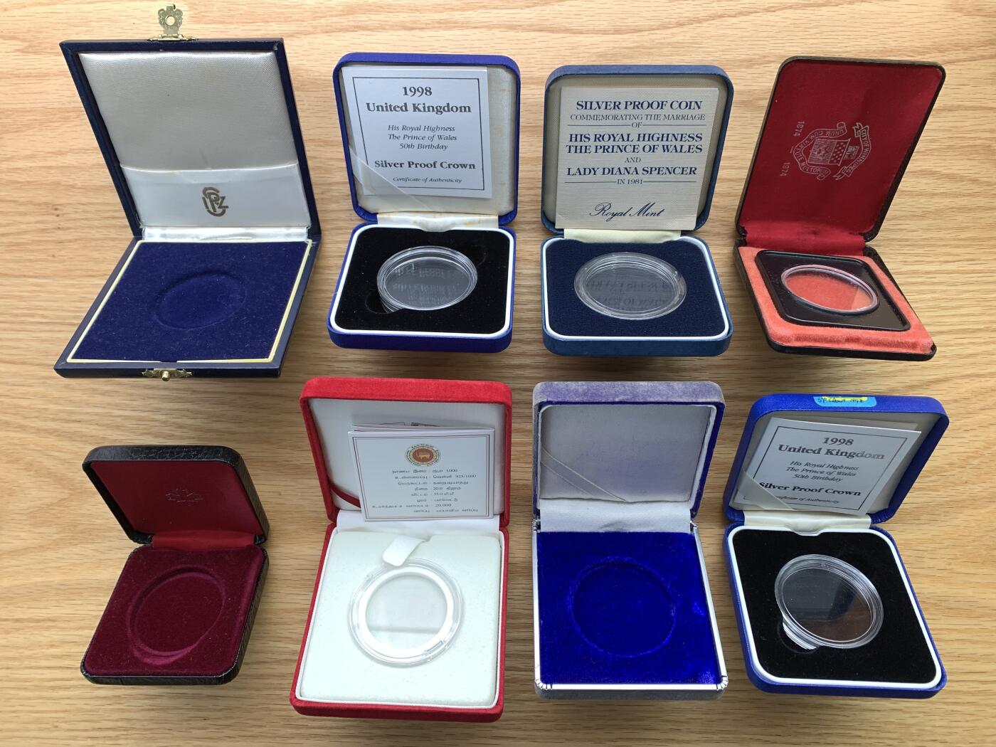 《竞宝斋》第476场 周日，周一 2场连拍 （全场包邮）欢迎送拍 钱币空盒 8个一组 细节见图