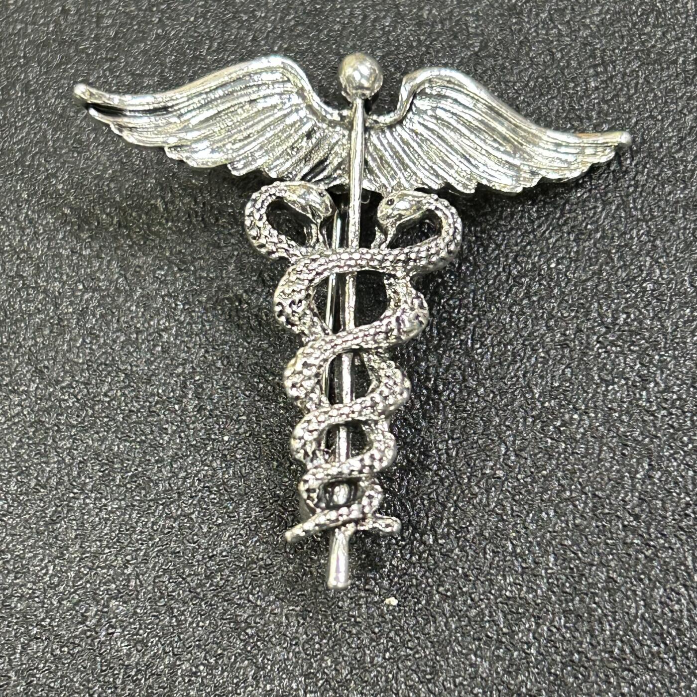 西秦中古拍卖第八十二期  欧美医疗兵徽章 银色