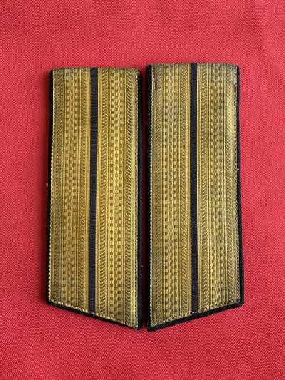 五哥徽章群   31号周二晚上八点4群联拍 - 肩章