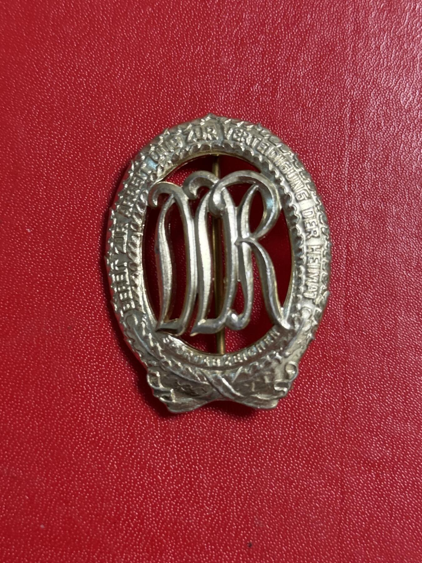 韵星假日军品类拍卖第50期 民主德国金级体育技能证章