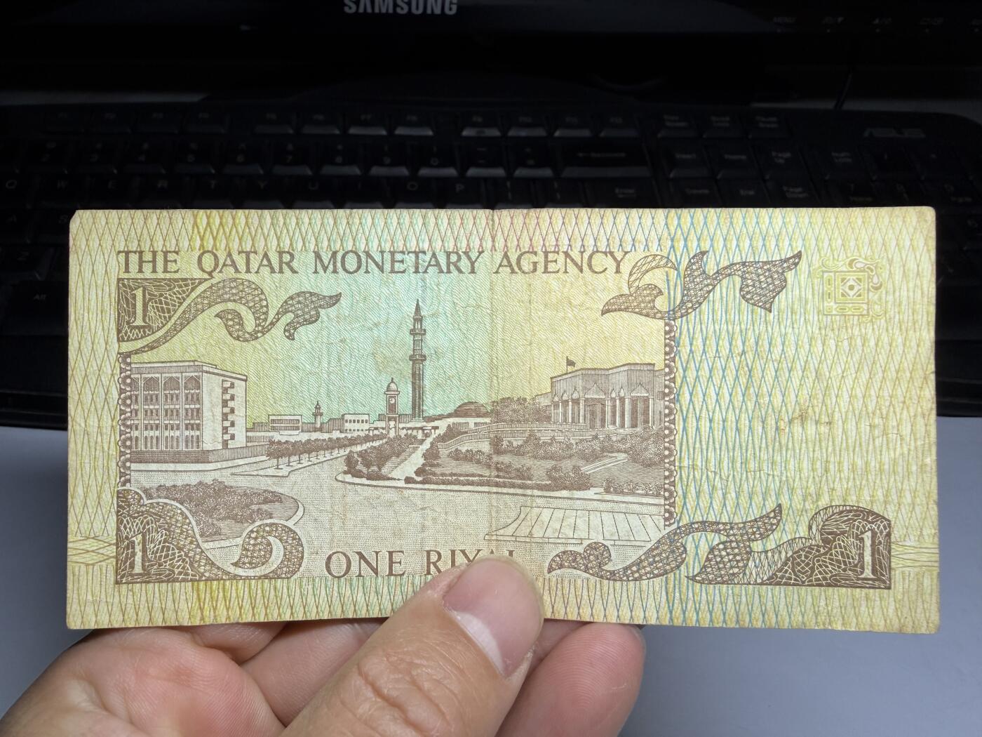 2026年集古藏今外币拍卖第三期-第10场—（总第320拍-纸币专场），本期拍完结算一次，发货时间2-3天，休息几天后继续新的一期拍卖。 1980年卡塔尔1里亚尔