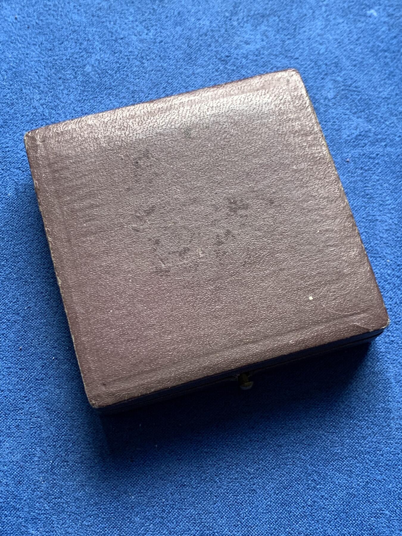 《竞宝斋》第476场 周日，周一 2场连拍 （全场包邮）欢迎送拍 法国诺曼底博尔贝克市镀金铜章 59.2克 50.2mm 丰饶角铜标 带盒