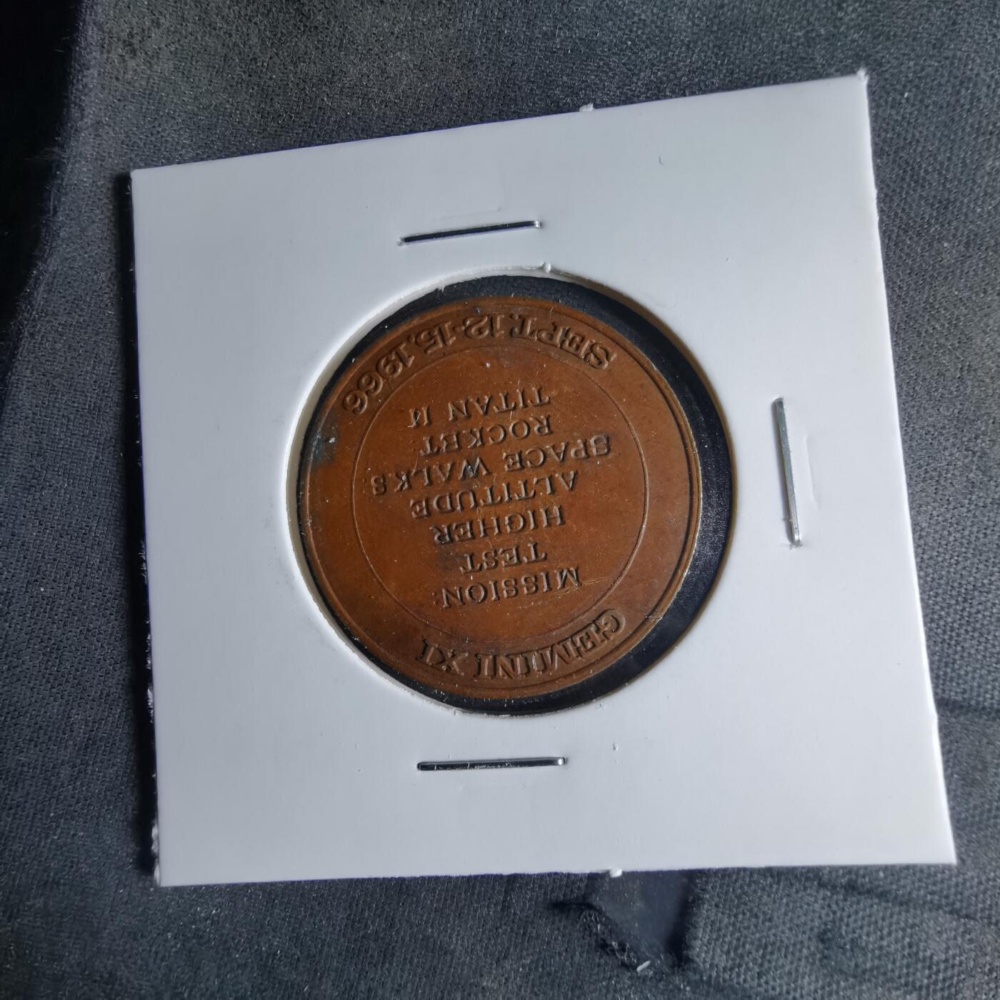 沼泽如烟--第1039场 航天纪念章